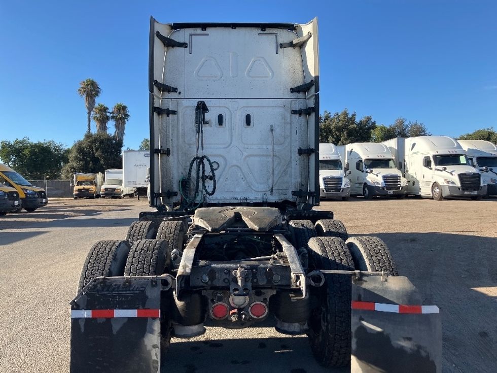 Sleeper Tractor-Heavy Duty Tractors-Freightliner-2020-T12664ST-San Diego-CA-712,547\n\t\tmiles-$ 51,250 - Image 6