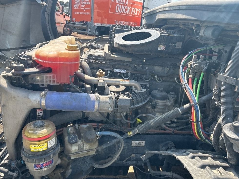 Sleeper Tractor-Heavy Duty Tractors-Freightliner-2020-T12664ST-San Diego-CA-736,397\n\t\tmiles-$ 49,250 - Image 21