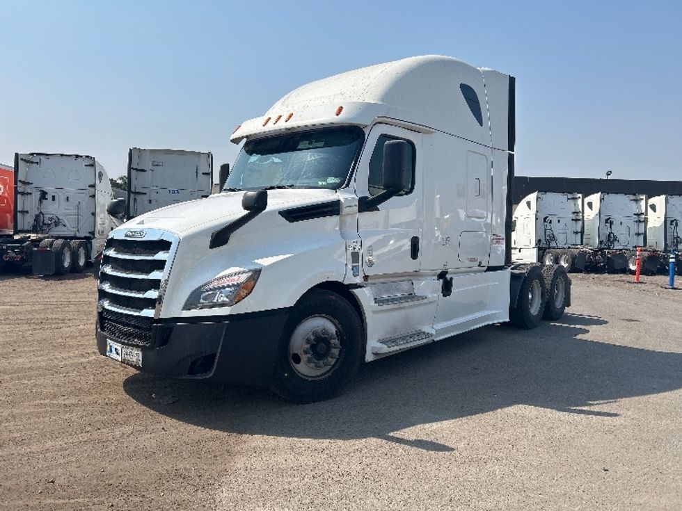 Sleeper Tractor-Heavy Duty Tractors-Freightliner-2020-T12664ST-San Diego-CA-736,397\n\t\tmiles-$ 49,250 - Image 3