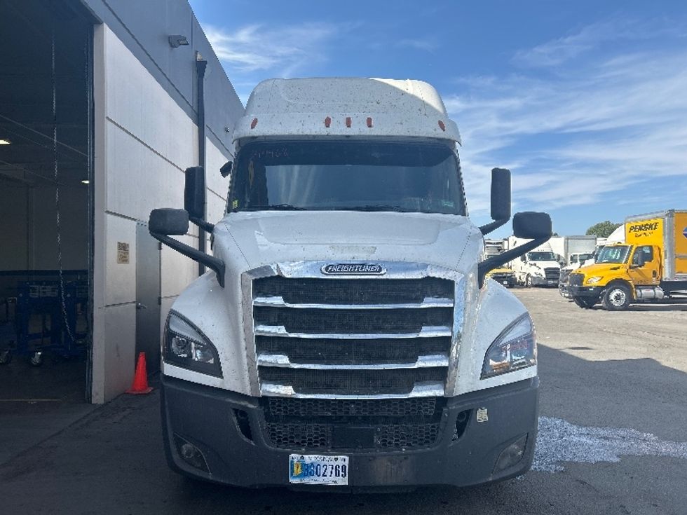 Sleeper Tractor-Heavy Duty Tractors-Freightliner-2020-T12664ST-San Diego-CA-791,747\n\t\tmiles-$ 12,000 - Image 2
