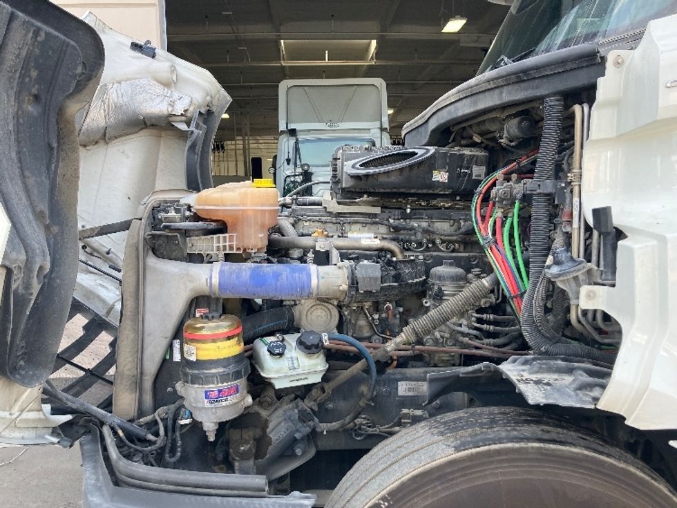 Sleeper Tractor-Heavy Duty Tractors-Freightliner-2020-T12664ST-San Diego-CA-791,747\n\t\tmiles-$ 12,000 - Image 21