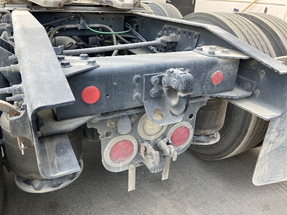 Sleeper Tractor-Heavy Duty Tractors-Freightliner-2020-T12664ST-San Diego-CA-791,747\n\t\tmiles-$ 12,000 - Image 22