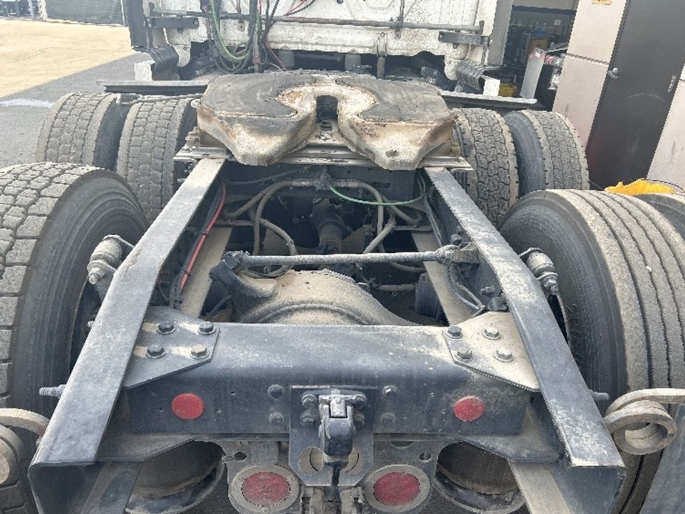 Sleeper Tractor-Heavy Duty Tractors-Freightliner-2020-T12664ST-San Diego-CA-791,747\n\t\tmiles-$ 12,000 - Image 6