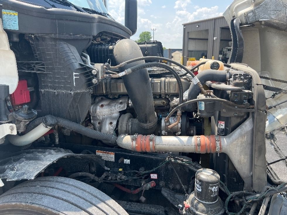 Sleeper Tractor-Heavy Duty Tractors-Freightliner-2020-T12664ST-Sellersburg-IN-520,243\n\t\tmiles-$ 61,000 - Image 20