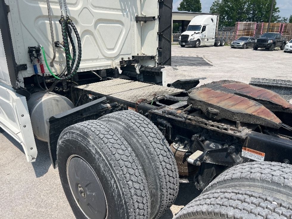 Sleeper Tractor-Heavy Duty Tractors-Freightliner-2020-T12664ST-Sellersburg-IN-520,243\n\t\tmiles-$ 61,000 - Image 22
