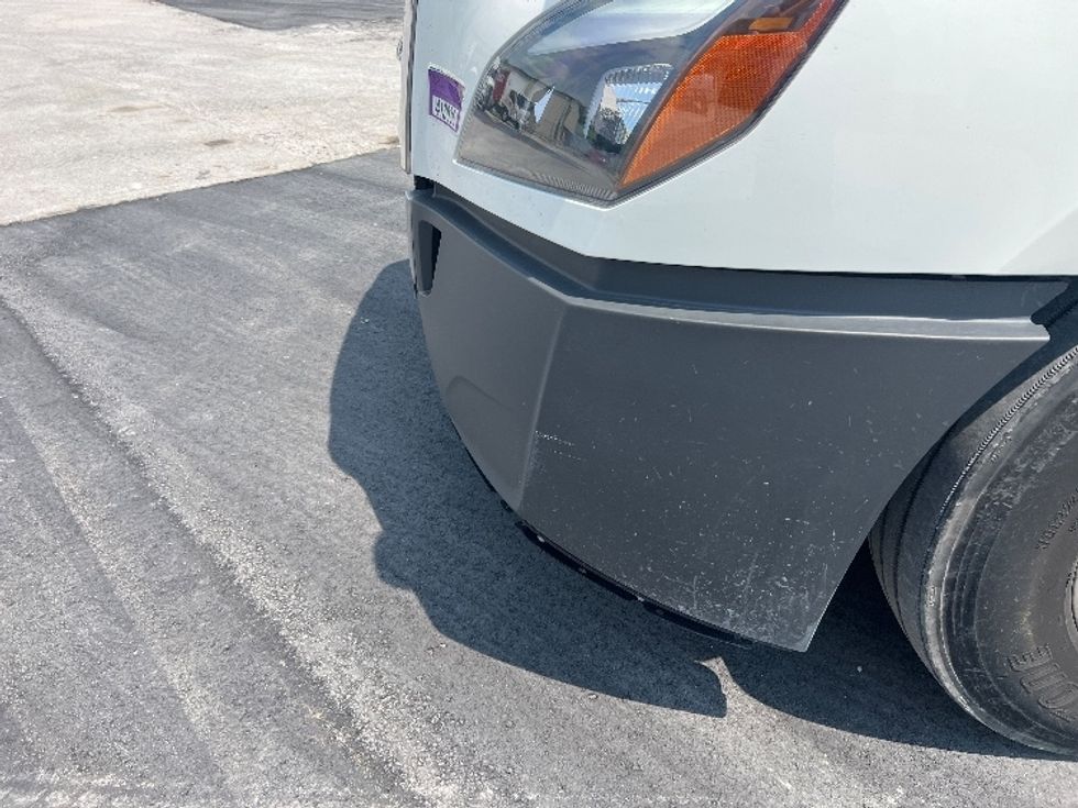 Sleeper Tractor-Heavy Duty Tractors-Freightliner-2020-T12664ST-Sellersburg-IN-520,243\n\t\tmiles-$ 61,000 - Image 26