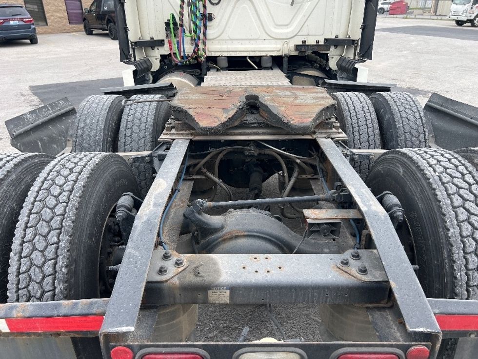 Sleeper Tractor-Heavy Duty Tractors-Freightliner-2020-T12664ST-Sellersburg-IN-567,987\n\t\tmiles-$ 57,000 - Image 6