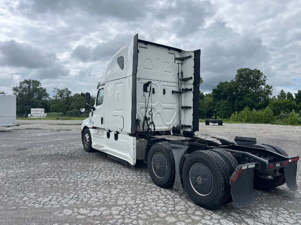 Sleeper Tractor-Heavy Duty Tractors-Freightliner-2020-T12664ST-Sellersburg-IN-568,355\n\t\tmiles-$ 57,000 - Image 5