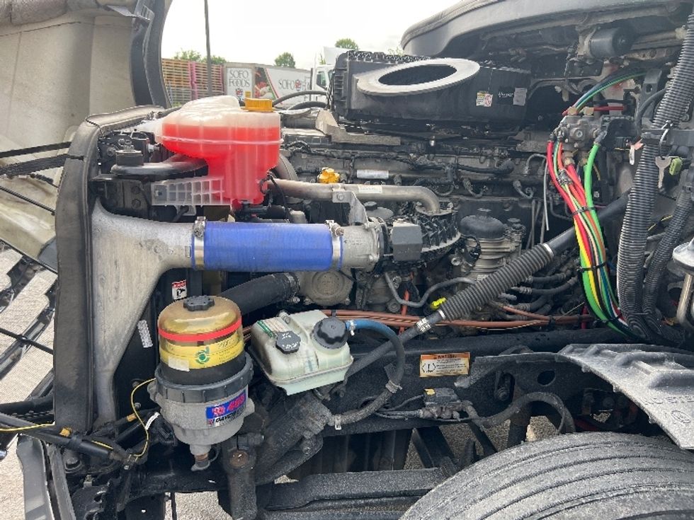 Sleeper Tractor-Heavy Duty Tractors-Freightliner-2020-T12664ST-Sellersburg-IN-568,968\n\t\tmiles-$ 57,000 - Image 21