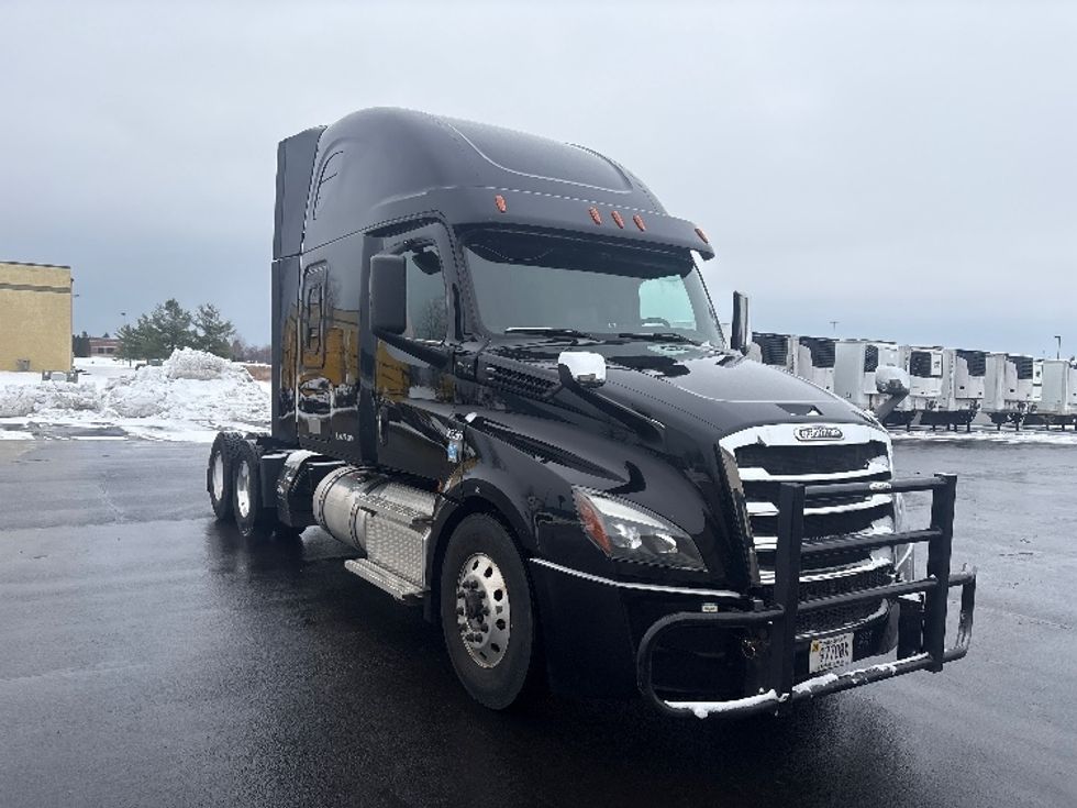 Sleeper Tractor-Heavy Duty Tractors-Freightliner-2020-T12664ST-Sheboygan-WI-458,672\n\t\tmiles-$ 60,000 - Image 1