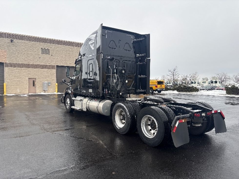 Sleeper Tractor-Heavy Duty Tractors-Freightliner-2020-T12664ST-Sheboygan-WI-458,672\n\t\tmiles-$ 60,000 - Image 5
