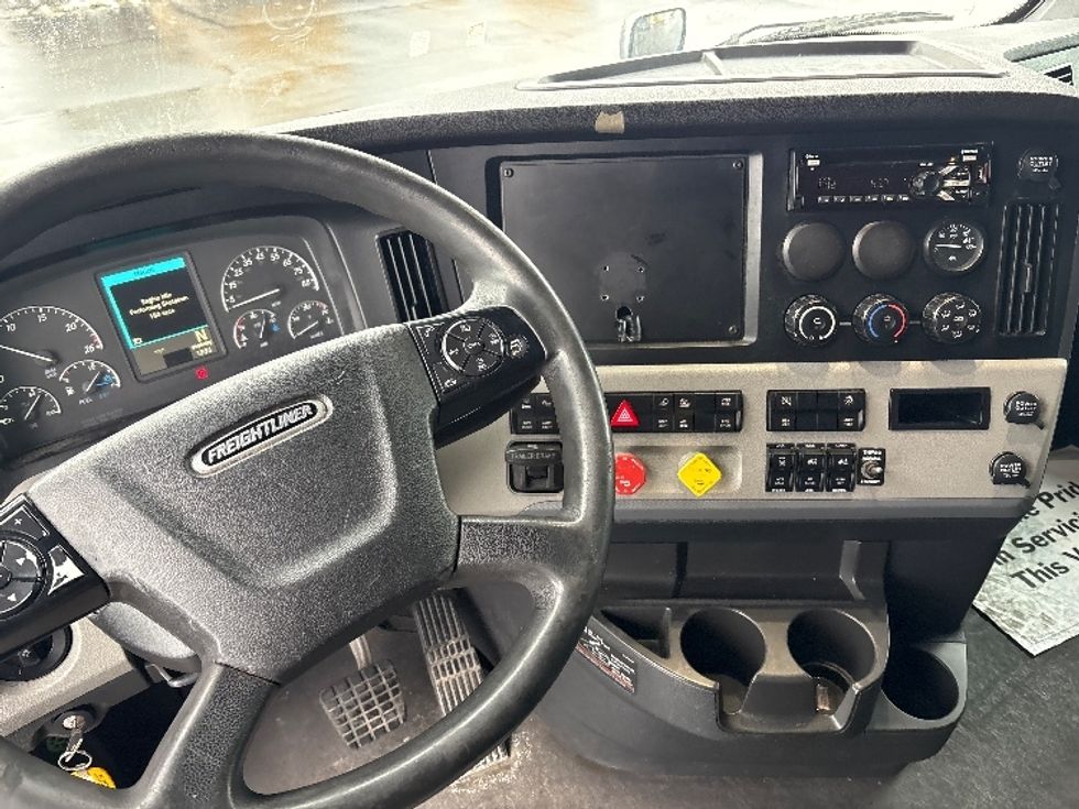 Sleeper Tractor-Heavy Duty Tractors-Freightliner-2020-T12664ST-Sheboygan-WI-549,291\n\t\tmiles-$ 53,250 - Image 11