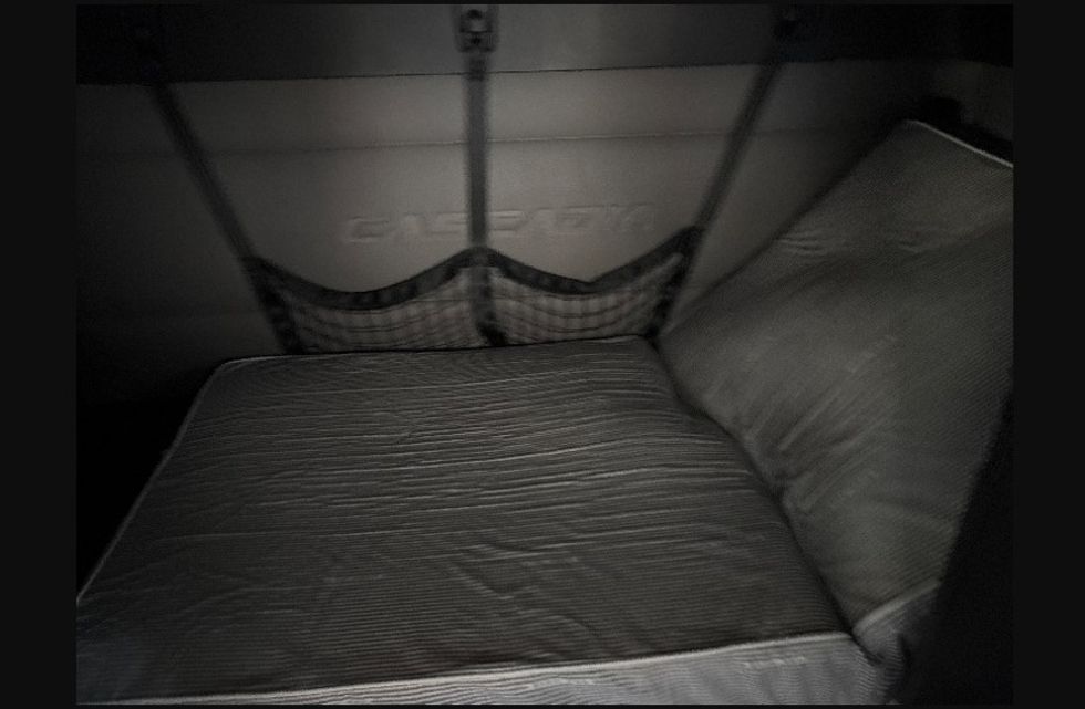 Sleeper Tractor-Heavy Duty Tractors-Freightliner-2020-T12664ST-Sheboygan-WI-549,291\n\t\tmiles-$ 53,250 - Image 17