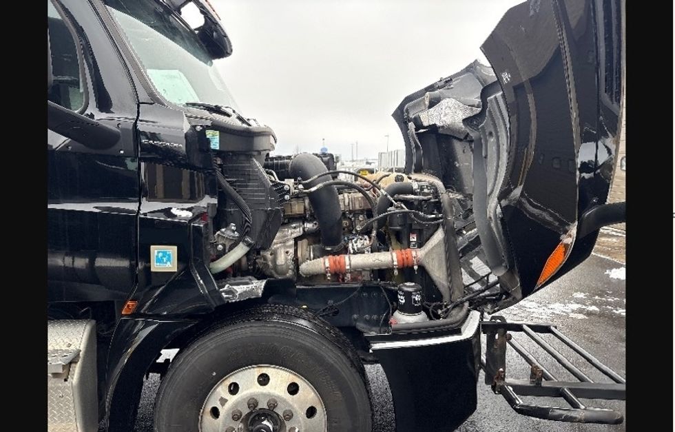 Sleeper Tractor-Heavy Duty Tractors-Freightliner-2020-T12664ST-Sheboygan-WI-638,612\n\t\tmiles-$ 46,750 - Image 20