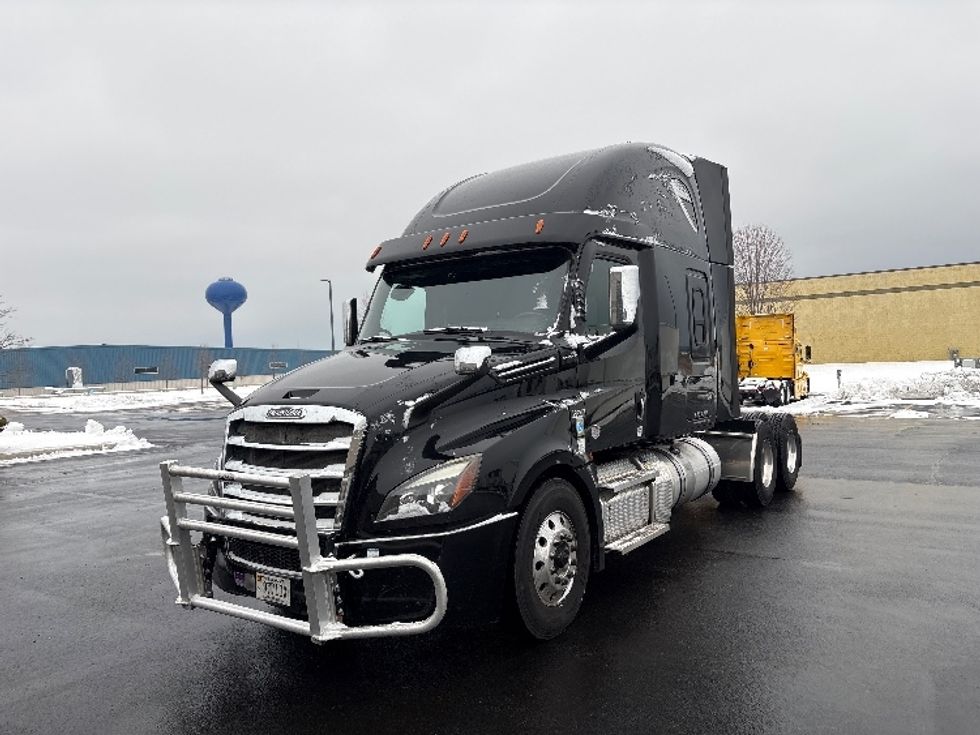 Sleeper Tractor-Heavy Duty Tractors-Freightliner-2020-T12664ST-Sheboygan-WI-638,612\n\t\tmiles-$ 46,750 - Image 3