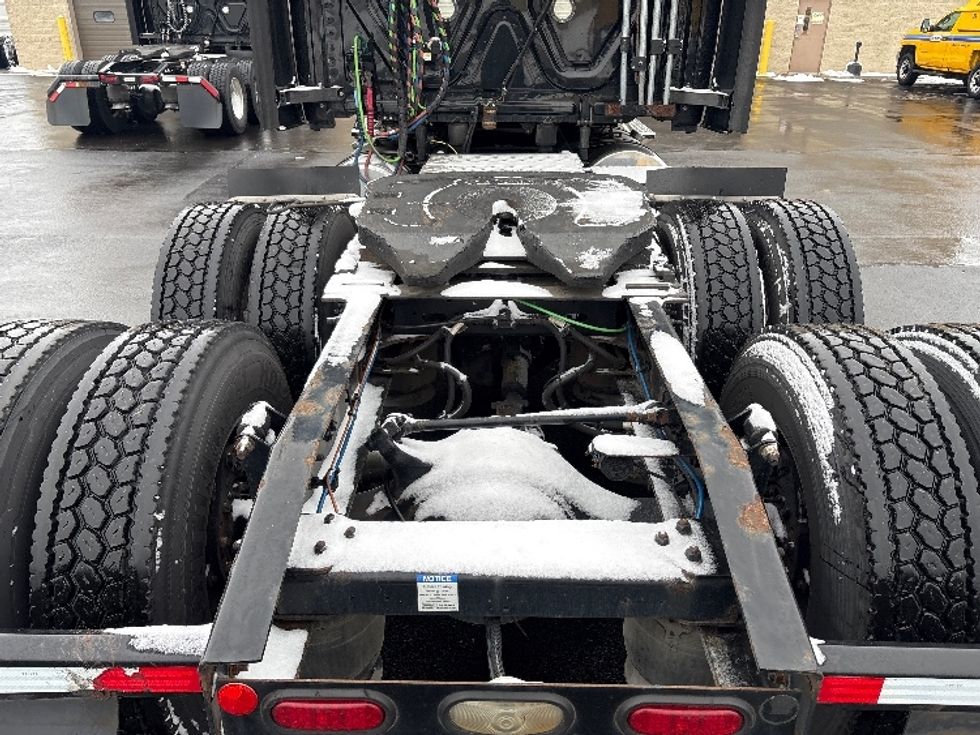 Sleeper Tractor-Heavy Duty Tractors-Freightliner-2020-T12664ST-Sheboygan-WI-638,612\n\t\tmiles-$ 46,750 - Image 6