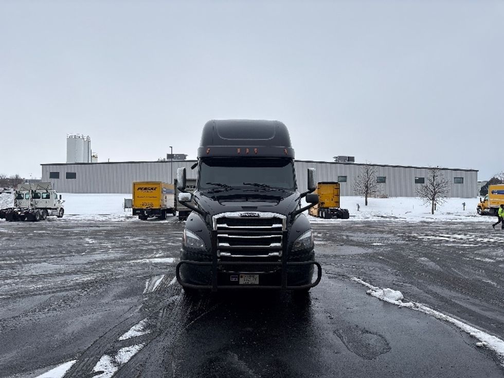 Sleeper Tractor-Heavy Duty Tractors-Freightliner-2020-T12664ST-Sheboygan-WI-647,028\n\t\tmiles-$ 46,250 - Image 2