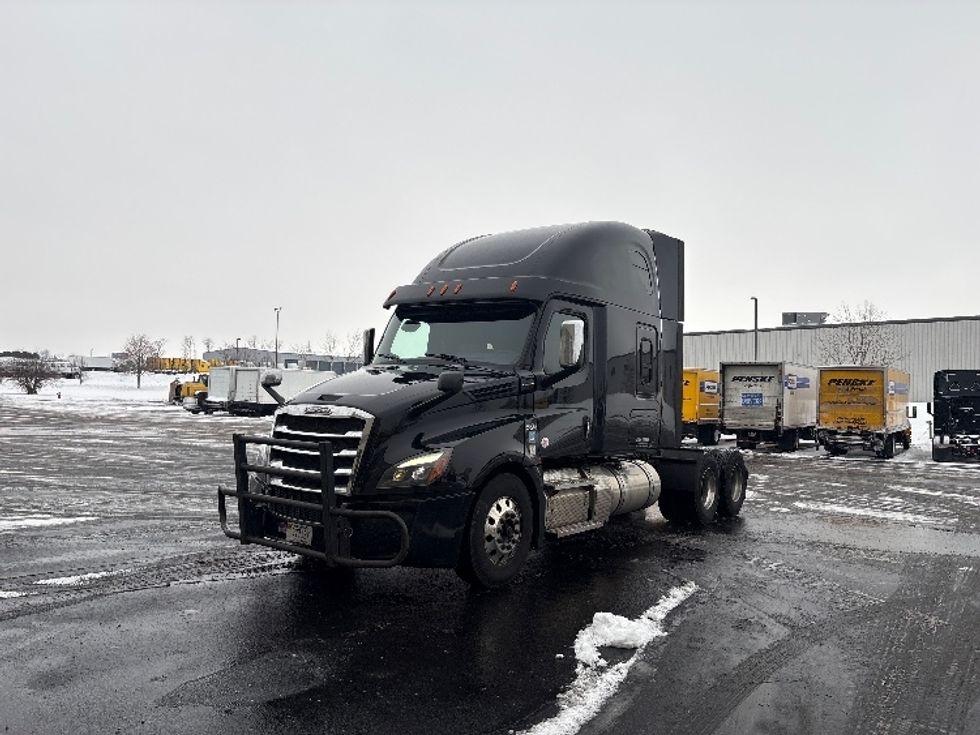 Sleeper Tractor-Heavy Duty Tractors-Freightliner-2020-T12664ST-Sheboygan-WI-647,028\n\t\tmiles-$ 46,250 - Image 3