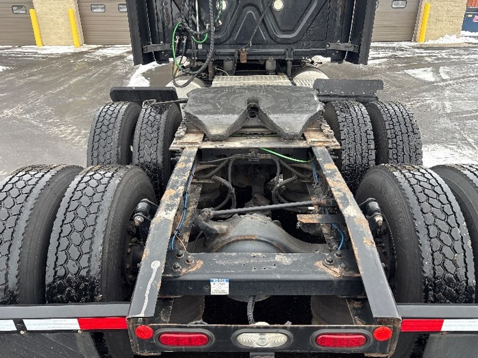 Sleeper Tractor-Heavy Duty Tractors-Freightliner-2020-T12664ST-Sheboygan-WI-647,028\n\t\tmiles-$ 46,250 - Image 6