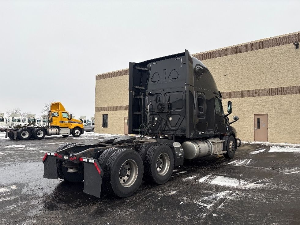 Sleeper Tractor-Heavy Duty Tractors-Freightliner-2020-T12664ST-Sheboygan-WI-647,028\n\t\tmiles-$ 46,250 - Image 7