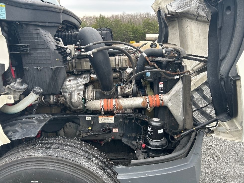 Sleeper Tractor-Heavy Duty Tractors-Freightliner-2020-T12664ST-South Bend-IN-436,718\n\t\tmiles-$ 62,000 - Image 20