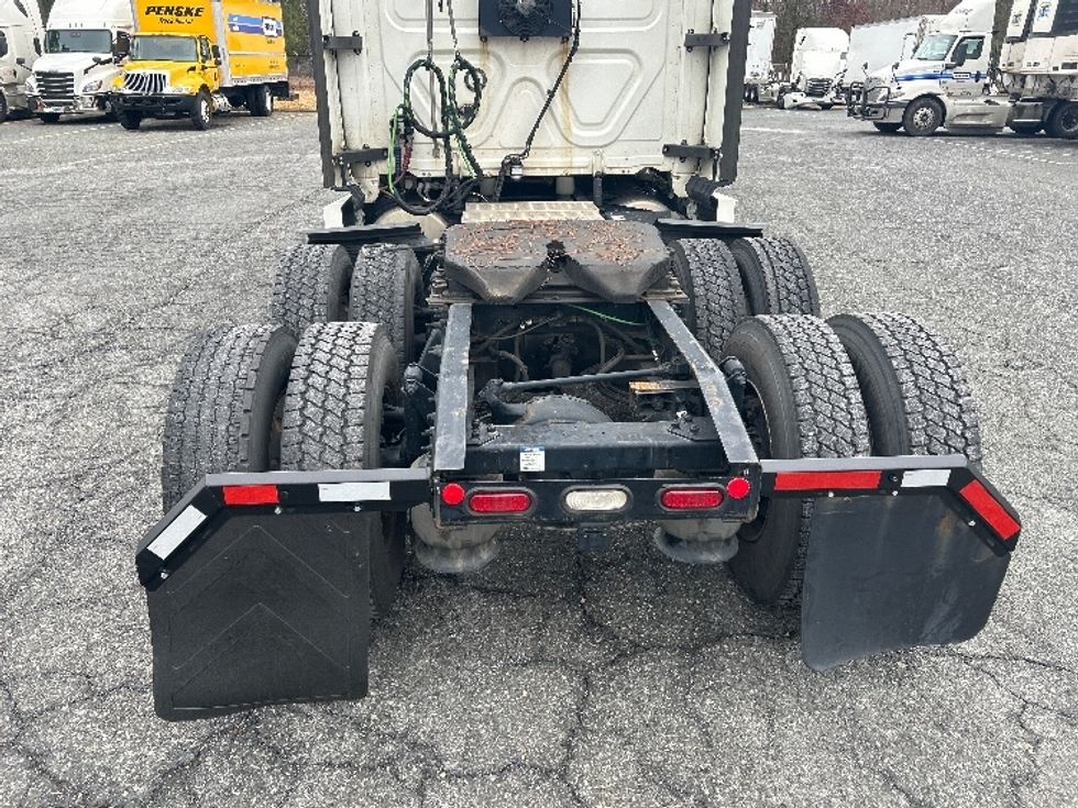 Sleeper Tractor-Heavy Duty Tractors-Freightliner-2020-T12664ST-South Bend-IN-436,718\n\t\tmiles-$ 62,000 - Image 6