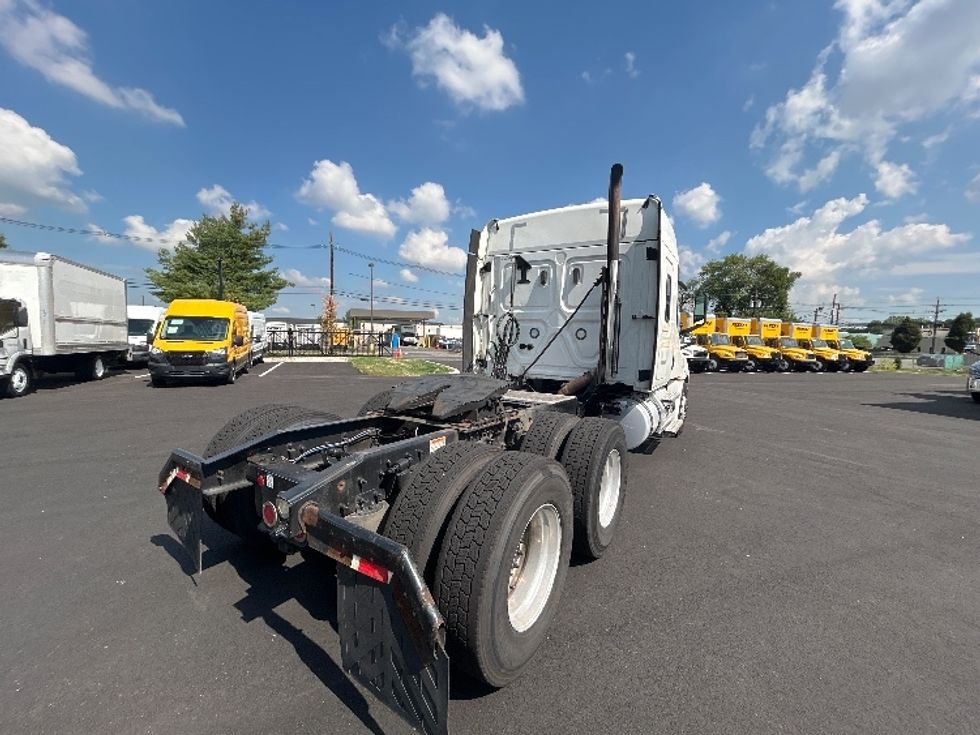 Sleeper Tractor-Heavy Duty Tractors-Freightliner-2020-T12664ST-South Plainfield-NJ-257,474\n\t\tmiles-$ 76,000 - Image 7