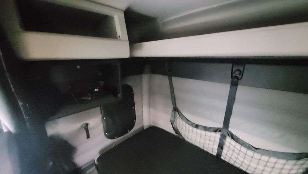 Sleeper Tractor-Heavy Duty Tractors-Freightliner-2020-T12664ST-South Plainfield-NJ-358,937\n\t\tmiles-$ 70,750 - Image 19