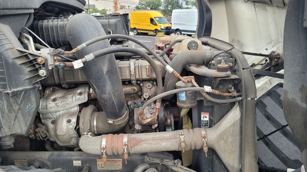 Sleeper Tractor-Heavy Duty Tractors-Freightliner-2020-T12664ST-South Plainfield-NJ-358,937\n\t\tmiles-$ 70,750 - Image 20