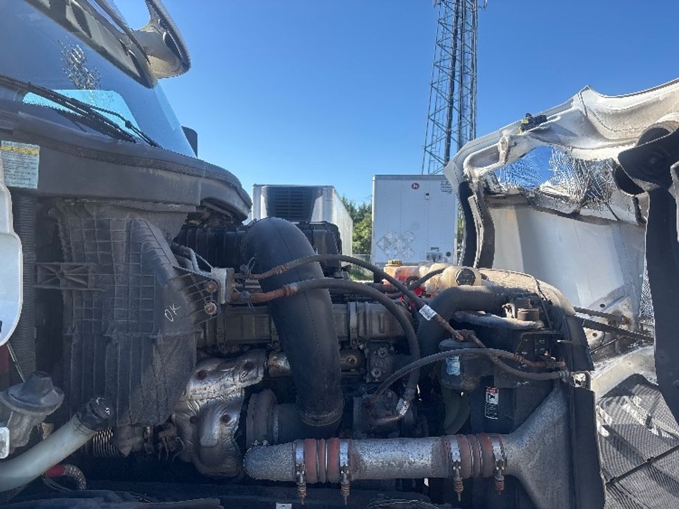 Sleeper Tractor-Heavy Duty Tractors-Freightliner-2020-T12664ST-South Plainfield-NJ-359,214\n\t\tmiles-$ 70,750 - Image 20