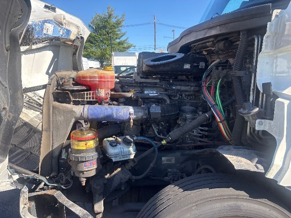 Sleeper Tractor-Heavy Duty Tractors-Freightliner-2020-T12664ST-South Plainfield-NJ-359,214\n\t\tmiles-$ 70,750 - Image 21