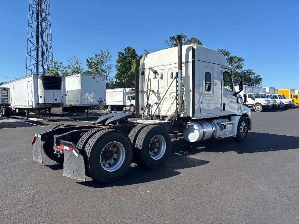 Sleeper Tractor-Heavy Duty Tractors-Freightliner-2020-T12664ST-South Plainfield-NJ-359,214\n\t\tmiles-$ 70,750 - Image 7