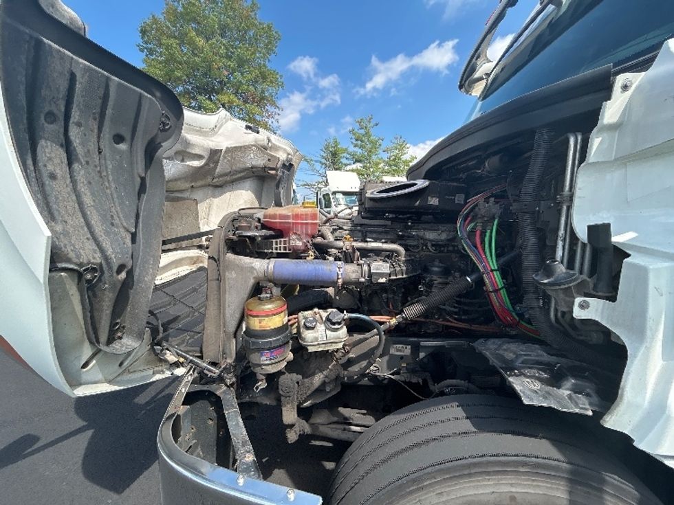 Sleeper Tractor-Heavy Duty Tractors-Freightliner-2020-T12664ST-South Plainfield-NJ-377,783\n\t\tmiles-$ 69,750 - Image 20