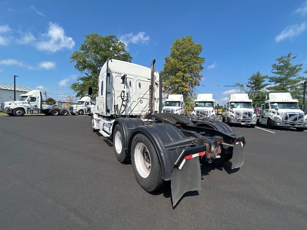 Sleeper Tractor-Heavy Duty Tractors-Freightliner-2020-T12664ST-South Plainfield-NJ-377,783\n\t\tmiles-$ 69,750 - Image 5