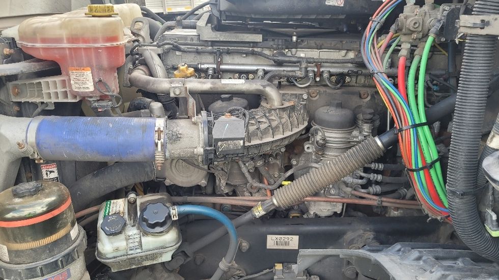 Sleeper Tractor-Heavy Duty Tractors-Freightliner-2020-T12664ST-South Plainfield-NJ-380,805\n\t\tmiles-$ 69,500 - Image 21