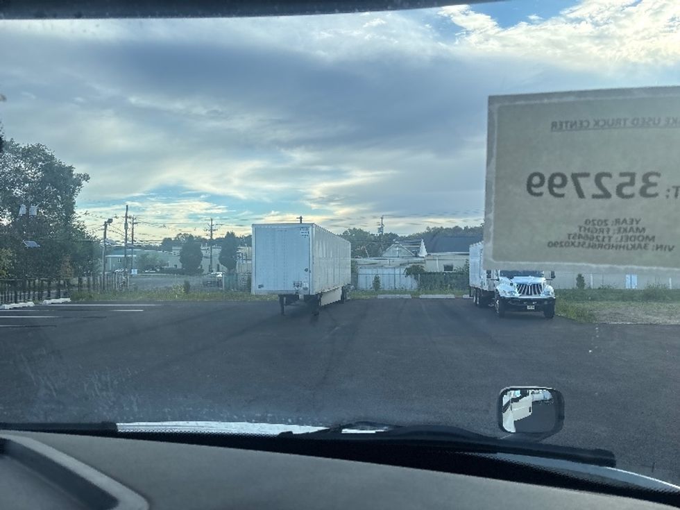 Sleeper Tractor-Heavy Duty Tractors-Freightliner-2020-T12664ST-South Plainfield-NJ-407,583\n\t\tmiles-$ 67,250 - Image 14