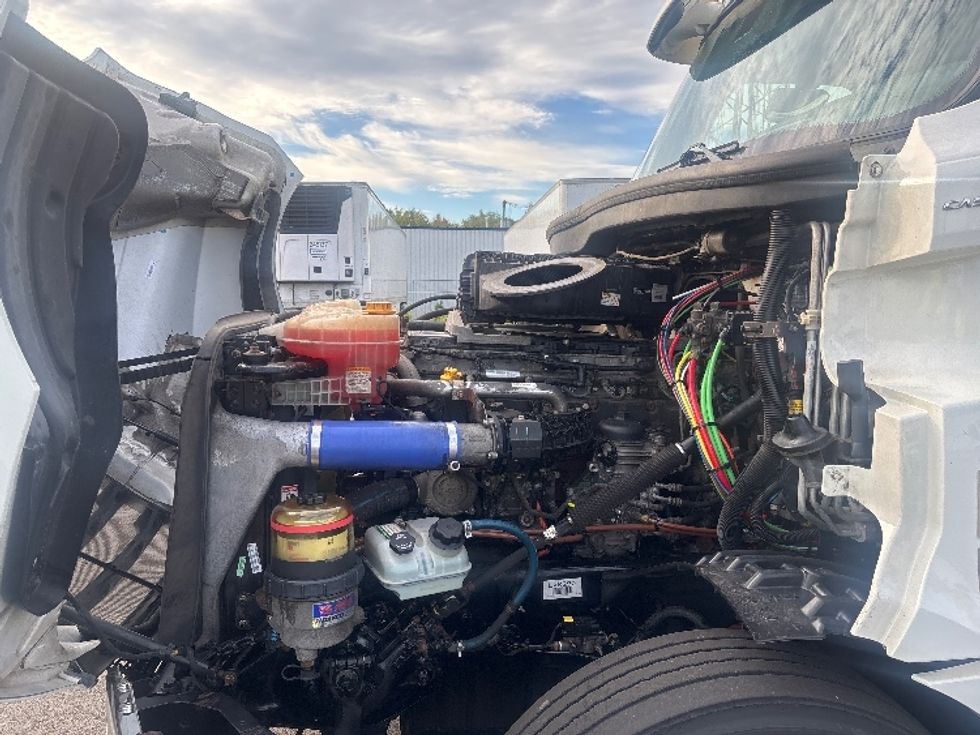 Sleeper Tractor-Heavy Duty Tractors-Freightliner-2020-T12664ST-South Plainfield-NJ-407,583\n\t\tmiles-$ 67,250 - Image 20