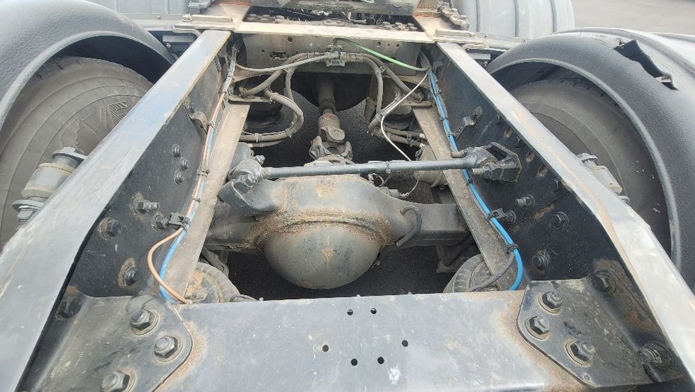 Sleeper Tractor-Heavy Duty Tractors-Freightliner-2020-T12664ST-South Plainfield-NJ-425,374\n\t\tmiles-$ 67,250 - Image 6