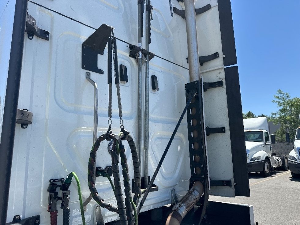 Sleeper Tractor-Heavy Duty Tractors-Freightliner-2020-T12664ST-Sparks-NV-549,172\n\t\tmiles-$ 67,000 - Image 23