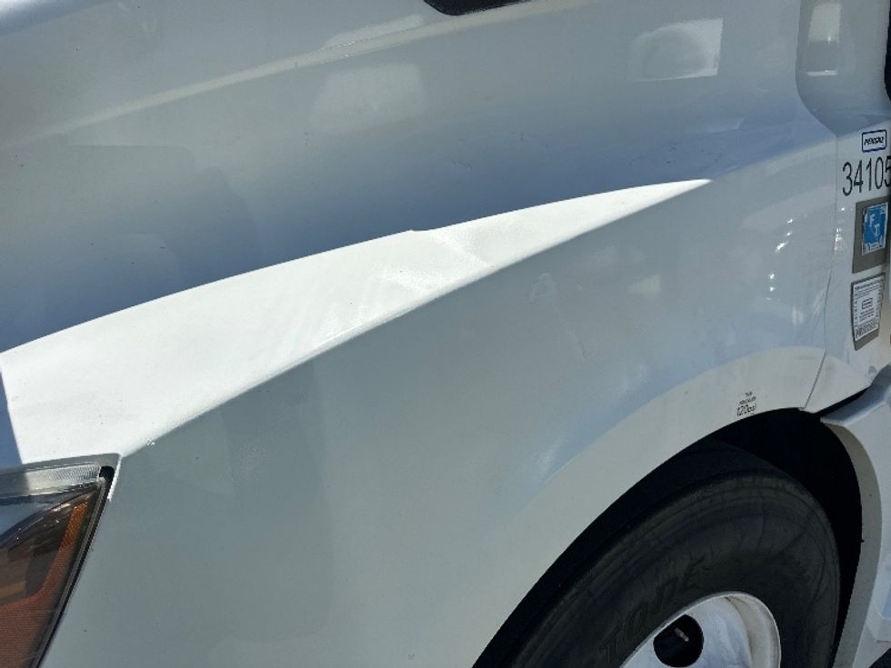 Sleeper Tractor-Heavy Duty Tractors-Freightliner-2020-T12664ST-Sparks-NV-549,172\n\t\tmiles-$ 67,000 - Image 24