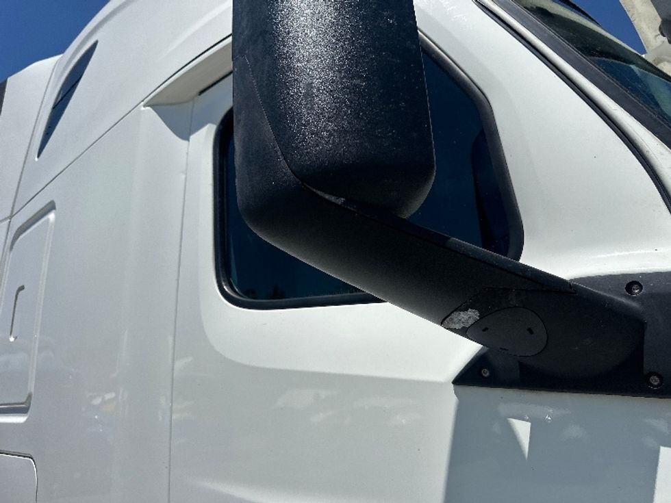 Sleeper Tractor-Heavy Duty Tractors-Freightliner-2020-T12664ST-Sparks-NV-549,172\n\t\tmiles-$ 67,000 - Image 26