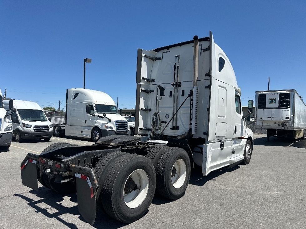 Sleeper Tractor-Heavy Duty Tractors-Freightliner-2020-T12664ST-Sparks-NV-549,172\n\t\tmiles-$ 67,000 - Image 7
