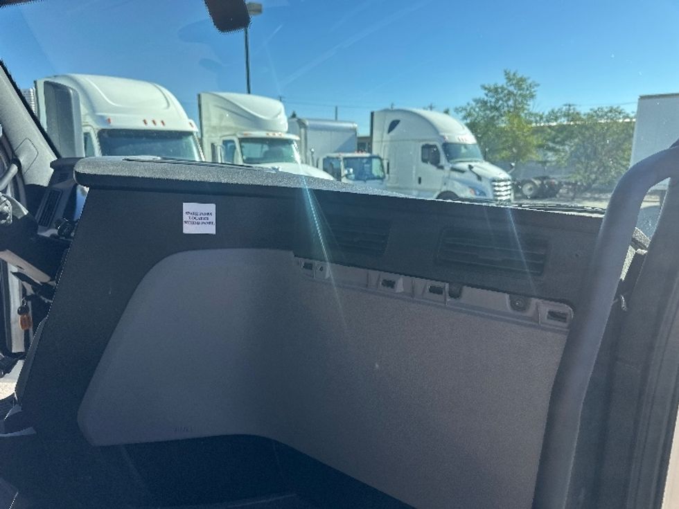 Sleeper Tractor-Heavy Duty Tractors-Freightliner-2020-T12664ST-Sparks-NV-591,237\n\t\tmiles-$ 63,000 - Image 14