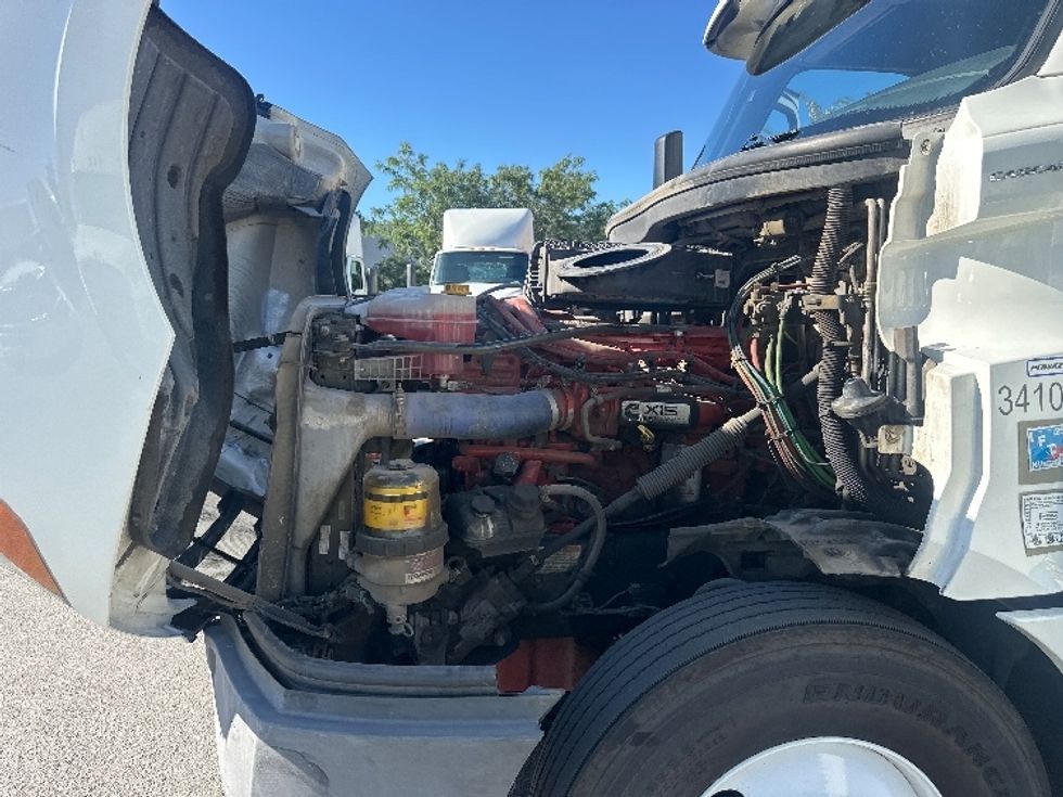 Sleeper Tractor-Heavy Duty Tractors-Freightliner-2020-T12664ST-Sparks-NV-591,237\n\t\tmiles-$ 63,000 - Image 21