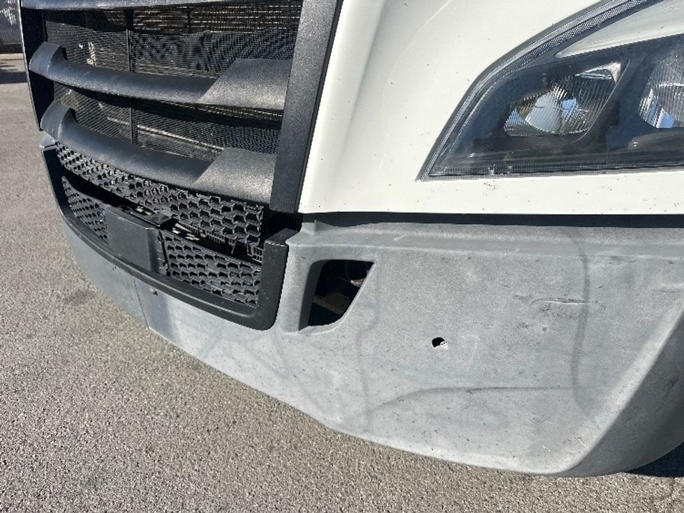 Sleeper Tractor-Heavy Duty Tractors-Freightliner-2020-T12664ST-Sparks-NV-591,237\n\t\tmiles-$ 63,000 - Image 24