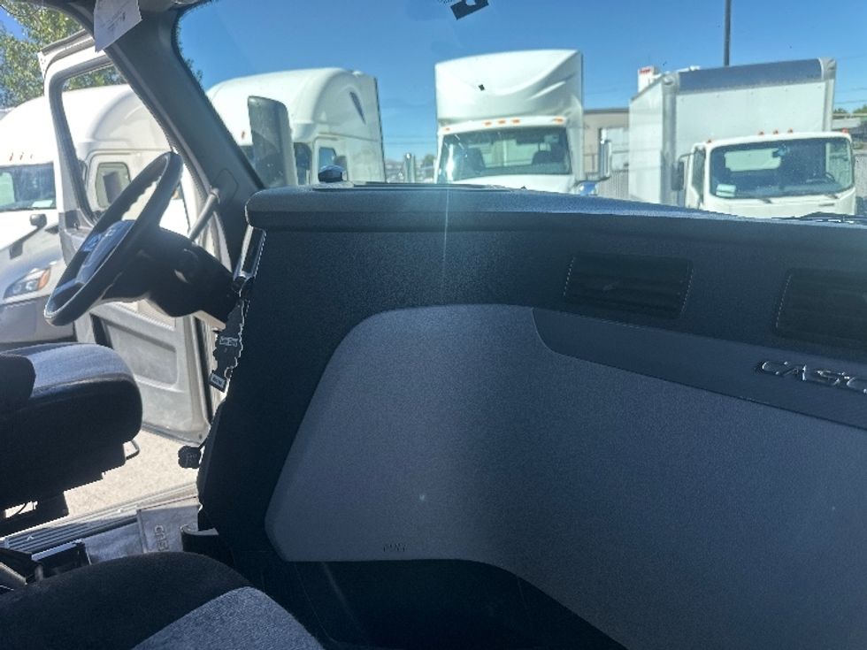 Sleeper Tractor-Heavy Duty Tractors-Freightliner-2020-T12664ST-Sparks-NV-596,739\n\t\tmiles-$ 62,750 - Image 15