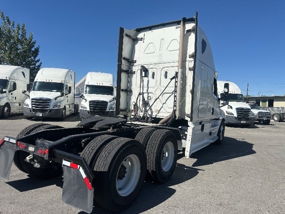 Sleeper Tractor-Heavy Duty Tractors-Freightliner-2020-T12664ST-Sparks-NV-596,739\n\t\tmiles-$ 62,750 - Image 7
