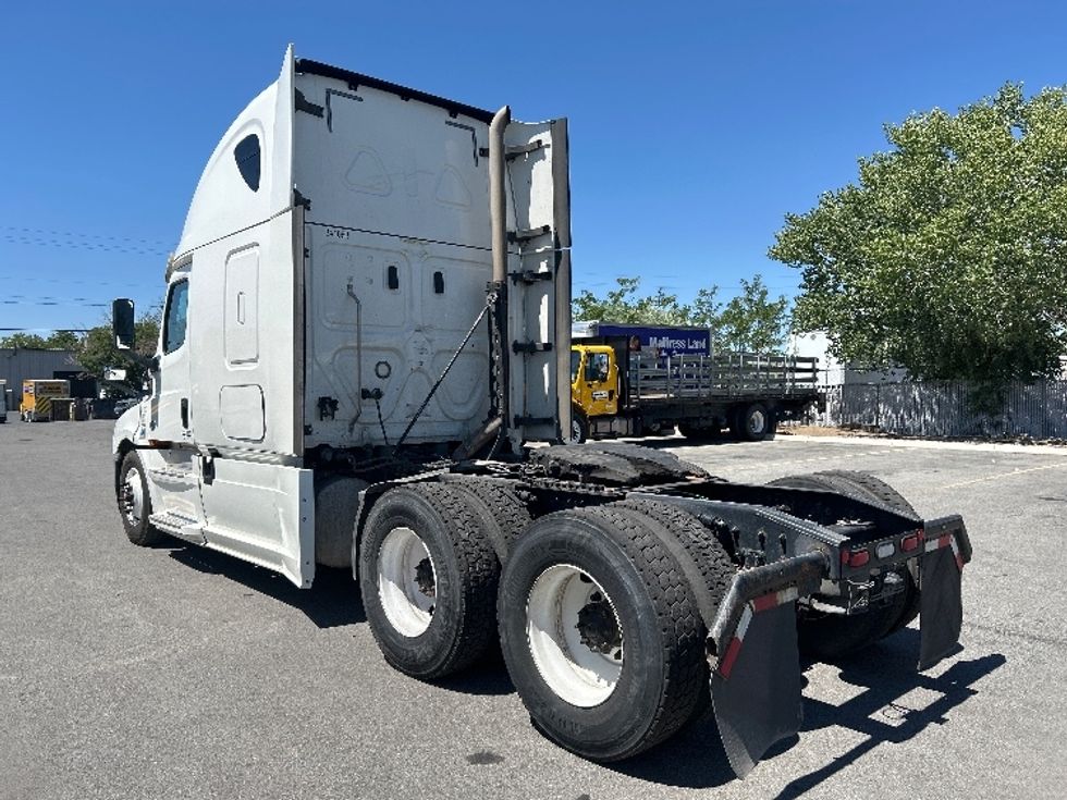 Sleeper Tractor-Heavy Duty Tractors-Freightliner-2020-T12664ST-Sparks-NV-636,424\n\t\tmiles-$ 59,250 - Image 5