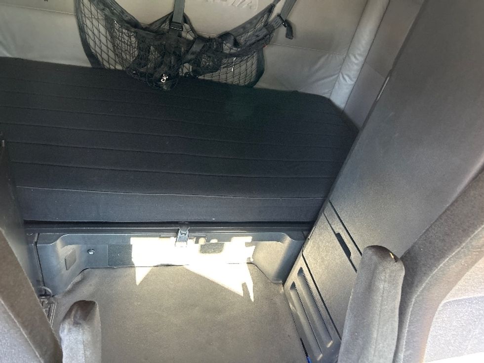 Sleeper Tractor-Heavy Duty Tractors-Freightliner-2020-T12664ST-Sparks-NV-640,238\n\t\tmiles-$ 59,000 - Image 16