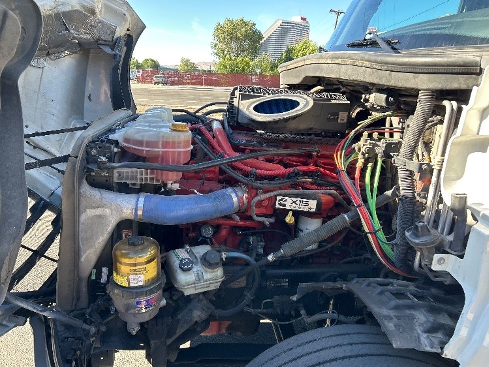 Sleeper Tractor-Heavy Duty Tractors-Freightliner-2020-T12664ST-Sparks-NV-640,238\n\t\tmiles-$ 59,000 - Image 21